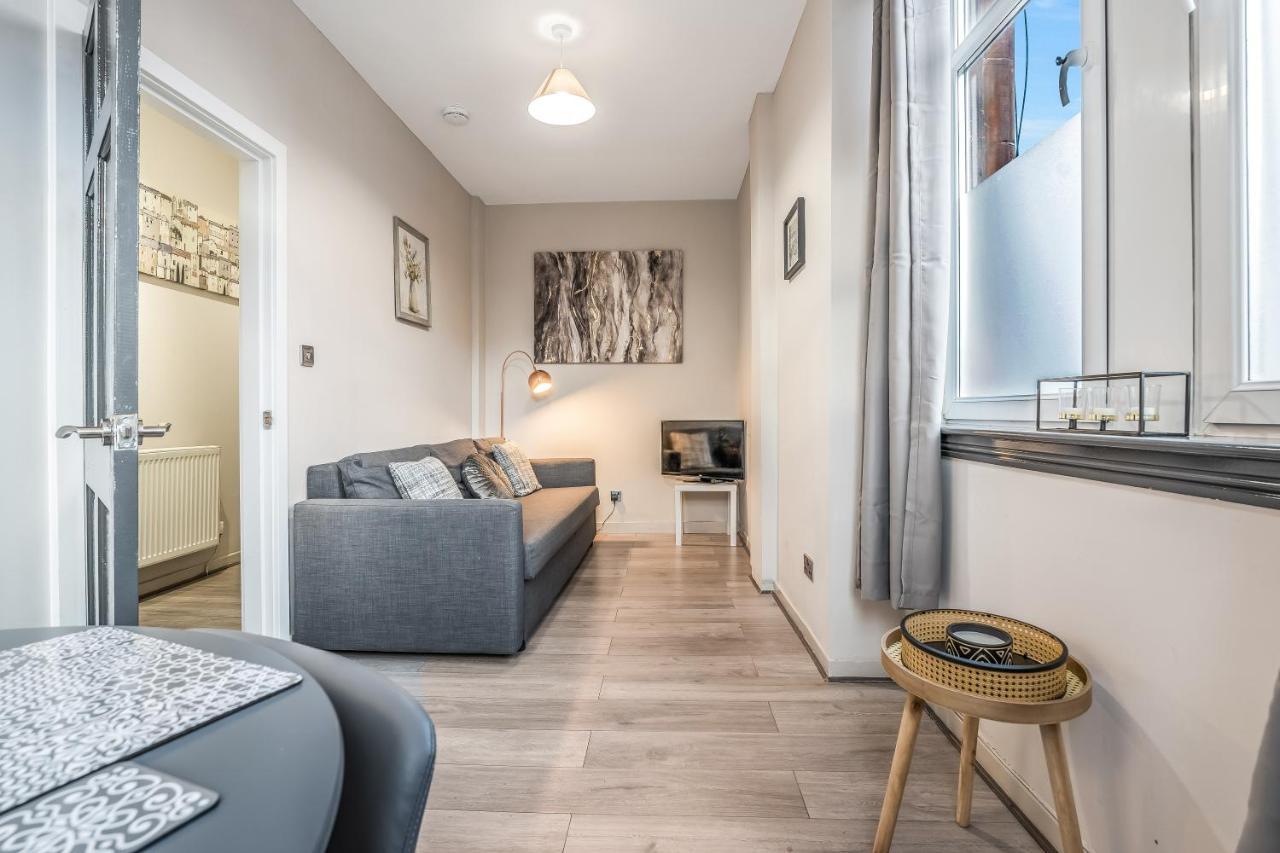 Private Ground Floor Main Door Entrance - Spacious 2 Bedroom Property - The Shore, Leith Edimburgo Esterno foto