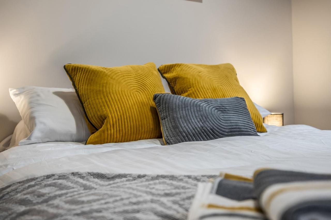 Private Ground Floor Main Door Entrance - Spacious 2 Bedroom Property - The Shore, Leith Edimburgo Esterno foto