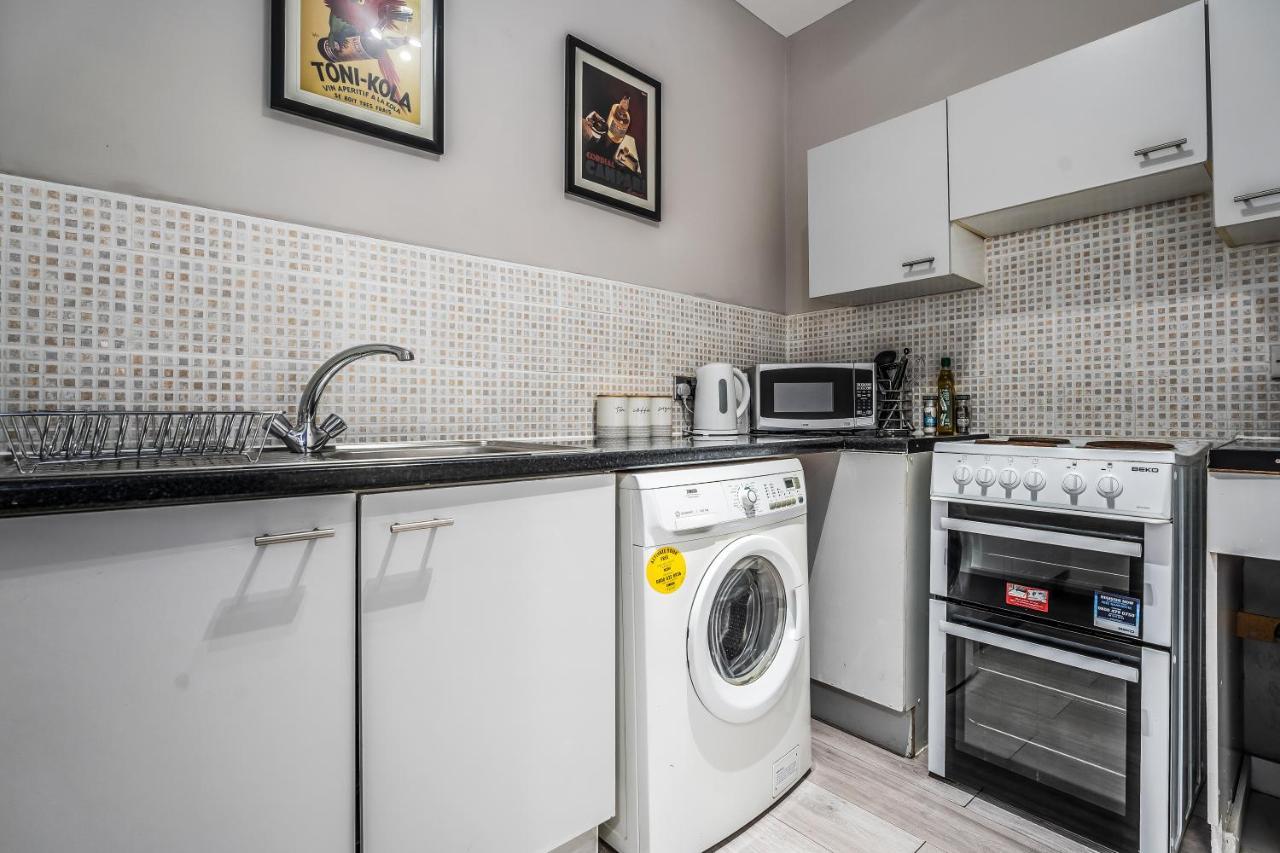 Private Ground Floor Main Door Entrance - Spacious 2 Bedroom Property - The Shore, Leith Edimburgo Esterno foto